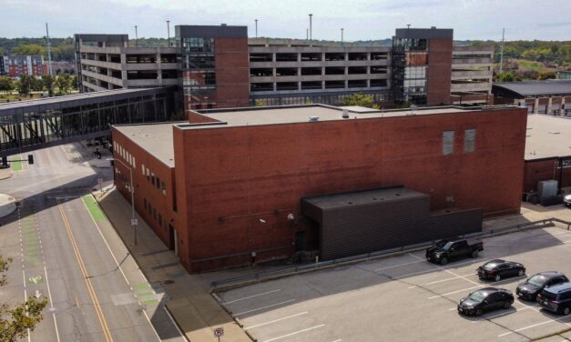 Co-Warehousing: Elevator Transforms Des Moines Manufacturing